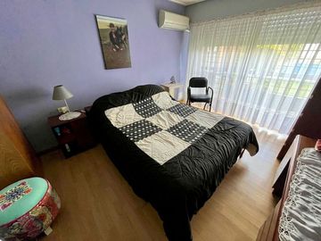 Casa 4 amb en venta - Palomar - Pileta y cochera