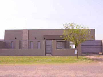 CASA A CONSTRUIR CON LOTE PROPIO- STEEL FRAMING
