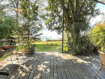PUCÓN. VENTA CASA 3D 4B CONEXIÓN DIRECTA LAGO VILLARRICA