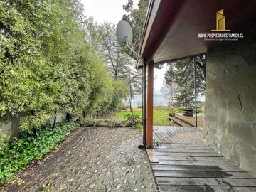 PUCÓN. VENTA CASA 3D 4B CONEXIÓN DIRECTA LAGO VILLARRICA