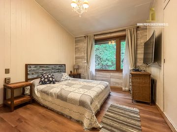 PUCÓN. VENTA CASA 3D 4B CONEXIÓN DIRECTA LAGO VILLARRICA