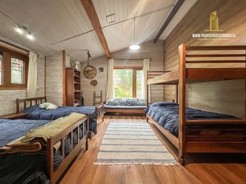 PUCÓN. VENTA CASA 3D 4B CONEXIÓN DIRECTA LAGO VILLARRICA
