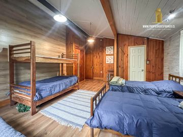 PUCÓN. VENTA CASA 3D 4B CONEXIÓN DIRECTA LAGO VILLARRICA