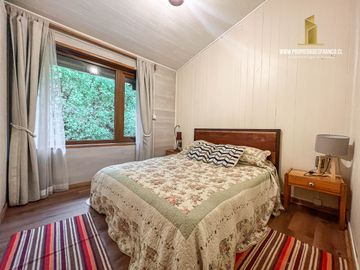 PUCÓN. VENTA CASA 3D 4B CONEXIÓN DIRECTA LAGO VILLARRICA