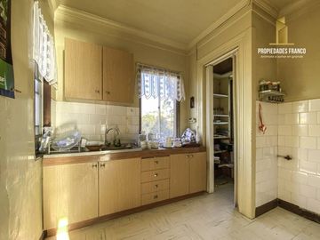 VALPARAÍSO. CERRO ESPERANZA. VENTA CASA COLONIAL CON 1300 M2
