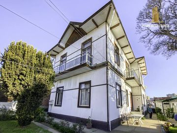 VALPARAÍSO. CERRO ESPERANZA. VENTA CASA COLONIAL CON 1300 M2