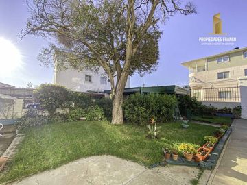 VALPARAÍSO. CERRO ESPERANZA. VENTA CASA COLONIAL CON 1300 M2