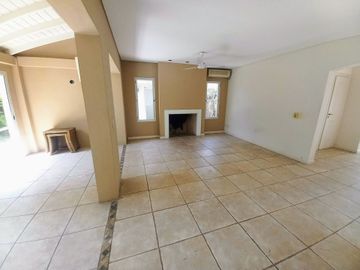 Venta casa 5 ambientes Barrio Septiembre