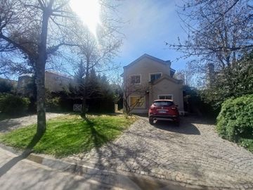 Venta casa 5 ambientes Barrio Septiembre
