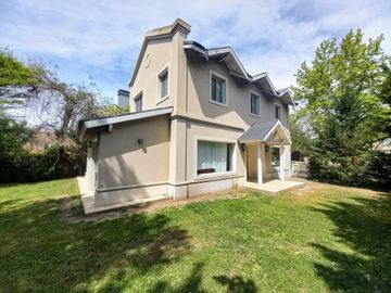Venta casa 5 ambientes Barrio Septiembre