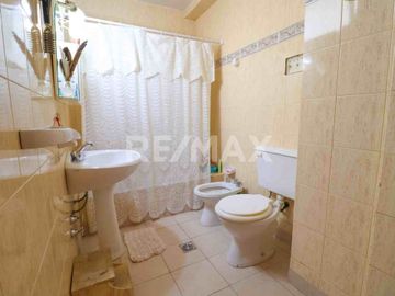 VENTA –   DEPARTAMENTO DE 4 DORM., BROWN 163, NQN