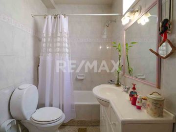 VENTA –   DEPARTAMENTO DE 4 DORM., BROWN 163, NQN