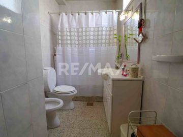 VENTA –   DEPARTAMENTO DE 4 DORM., BROWN 163, NQN