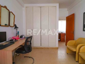 VENTA –   DEPARTAMENTO DE 4 DORM., BROWN 163, NQN
