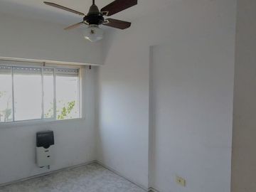 Venta Departamento 3 ambientes en Liniers