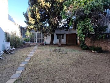 Venta Casa 3 amb y Depto con parque Florida Oeste