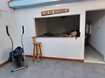 Venta Casa 3 amb y Depto con parque Florida Oeste