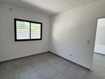 DEPARTAMENTO 2 AMBIENTES C/PATIO JOSE C. PAZ