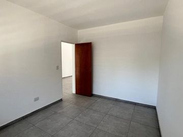 DEPARTAMENTO 2 AMBIENTES C/PATIO JOSE C. PAZ