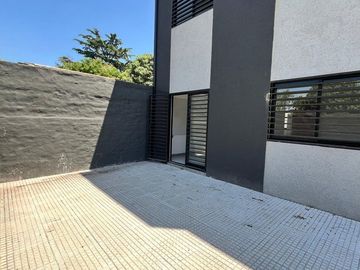 DEPARTAMENTO 2 AMBIENTES C/PATIO JOSE C. PAZ