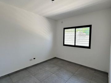 DEPARTAMENTO 2 AMBIENTES C/PATIO JOSE C. PAZ