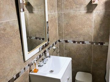 VENTA CASA EN LOMAS DE ZAMORA C/ PARQUE Y QUINCHO