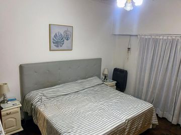 VENTA CASA EN LOMAS DE ZAMORA C/ PARQUE Y QUINCHO
