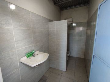 Venta de Local Salón en Mariano Acosta c parrilla