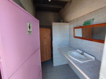 Venta de Local Salón en Mariano Acosta c parrilla