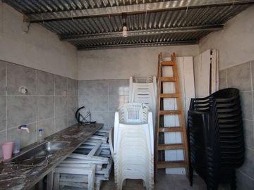 Venta de Local Salón en Mariano Acosta c parrilla