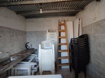 Venta de Local Salón en Mariano Acosta c parrilla