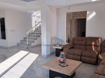 Casa sola en venta en Los Pinos, Saltillo, Coahuila