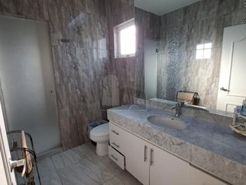 Casa sola en venta en Los Pinos, Saltillo, Coahuila