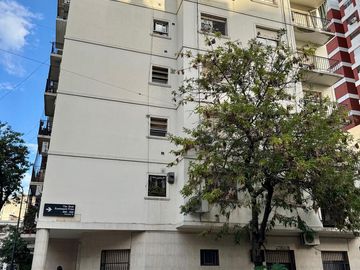 Amplio departamento 2 amb. muy luminoso en excelente ubicación deVilla Crespo