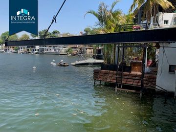 Casa en venta, Bajada del Panteón (Amueblada), Tequesquitengo.