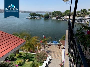 Casa en venta, Bajada del Panteón (Amueblada), Tequesquitengo.