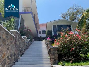 Casa en venta, Bajada del Panteón (Amueblada), Tequesquitengo.