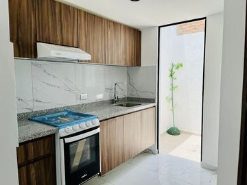 CASA EN VENTA CON RECÁMARA EN PB EN RESIDENCIAL GEMMA MUY CERCA DE LA 11 SUR