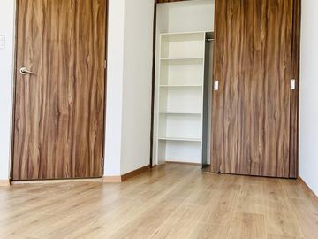 CASA EN VENTA CON RECÁMARA EN PB EN RESIDENCIAL GEMMA MUY CERCA DE LA 11 SUR