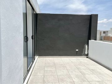 CASA EN VENTA CON RECÁMARA EN PB EN RESIDENCIAL GEMMA MUY CERCA DE LA 11 SUR