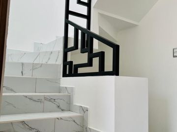 CASA EN VENTA CON RECÁMARA EN PB EN RESIDENCIAL GEMMA MUY CERCA DE LA 11 SUR