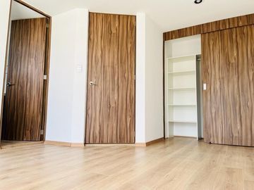 CASA EN VENTA CON RECÁMARA EN PB EN RESIDENCIAL GEMMA MUY CERCA DE LA 11 SUR