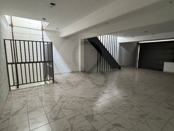 Edificio en venta en Viveros de La Loma