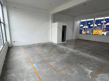 Edificio en venta en Viveros de La Loma