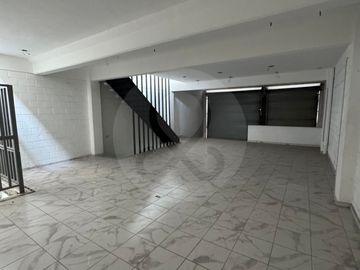 Edificio en venta en Viveros de La Loma