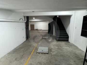 Edificio en venta en Viveros de La Loma