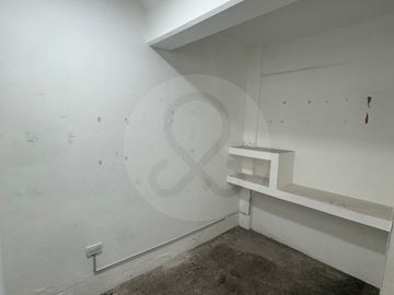 Edificio en venta en Viveros de La Loma