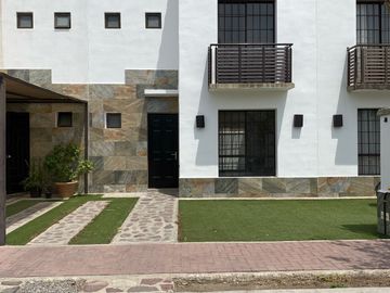 CASA EN VENTA EN BOSQUES DEL DORADO