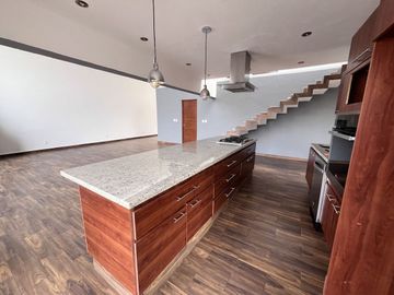 Renta Moderna Residencia en Rancho San Juan