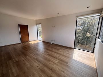 Renta Moderna Residencia en Rancho San Juan
